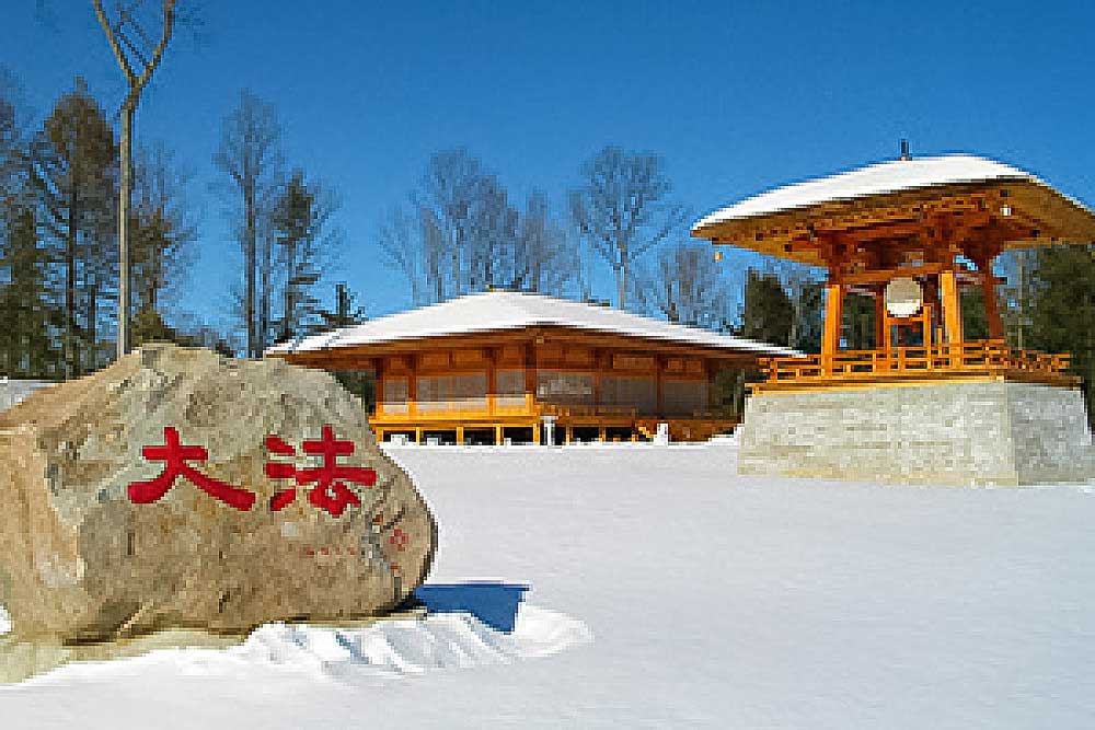 Dragon Springs Tang style temple building